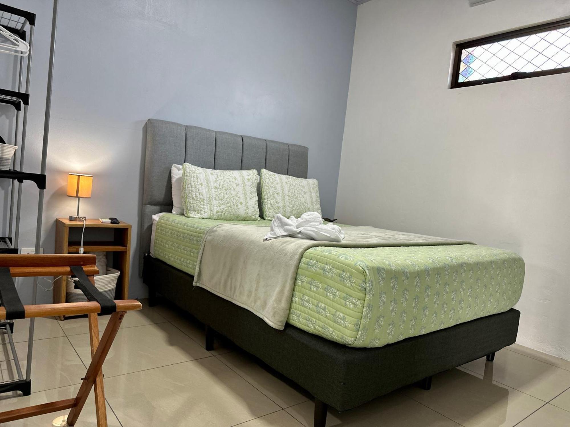La Fortuna Oasis Arenal Villa Downtown Arenal Volcano View מראה חיצוני תמונה